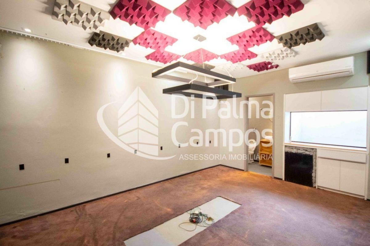 Prédio Comercial com 181m² para alugar na Aclimação.