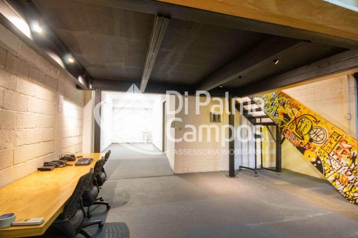 Prédio Comercial com 181m² para alugar na Aclimação.