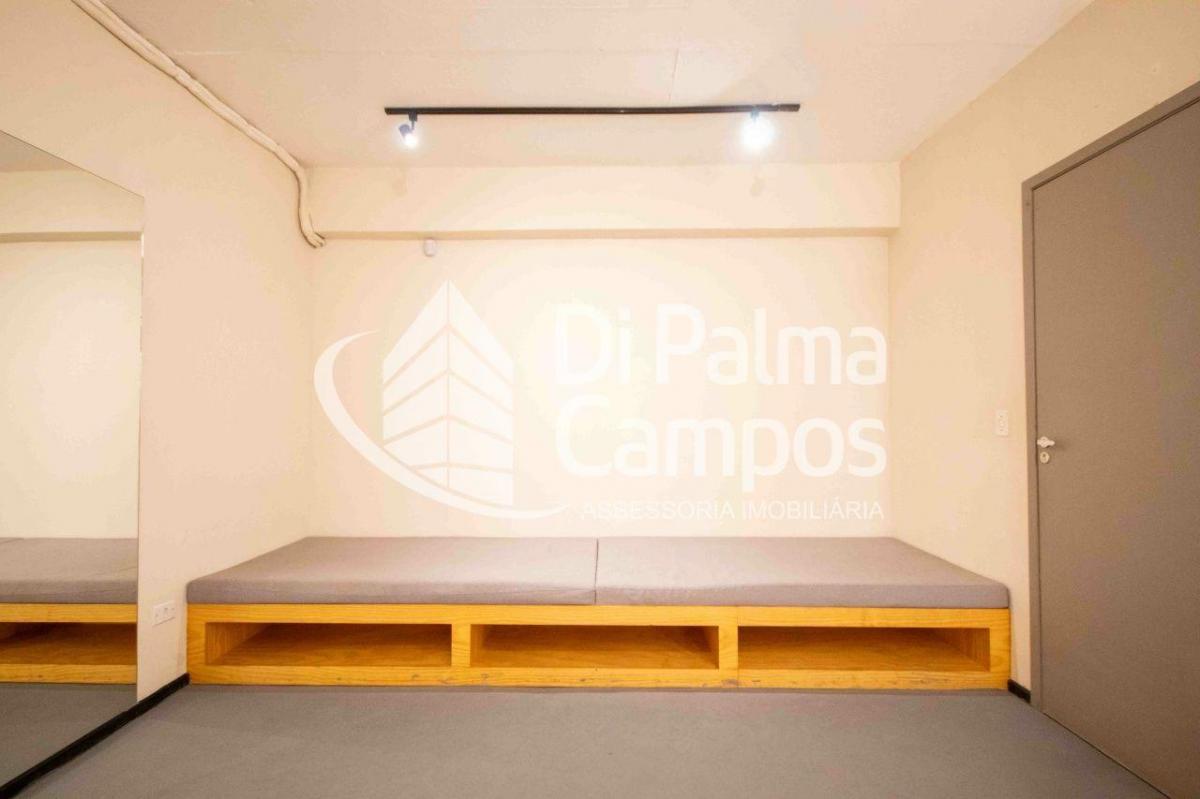 Prédio Comercial com 181m² para alugar na Aclimação.