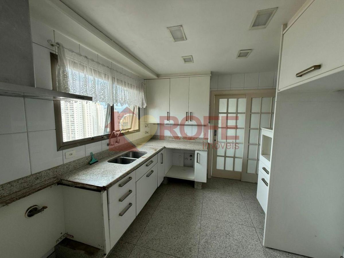 Apartamento à venda com 4 suítes e 4 vagas com carregador elétrico, 285m² – Campo Belo