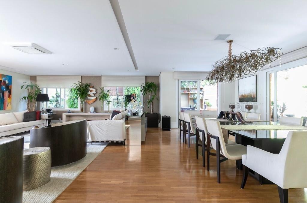 Casa em Condomínio 4 suítes 5 vagas a venda no Brooklin