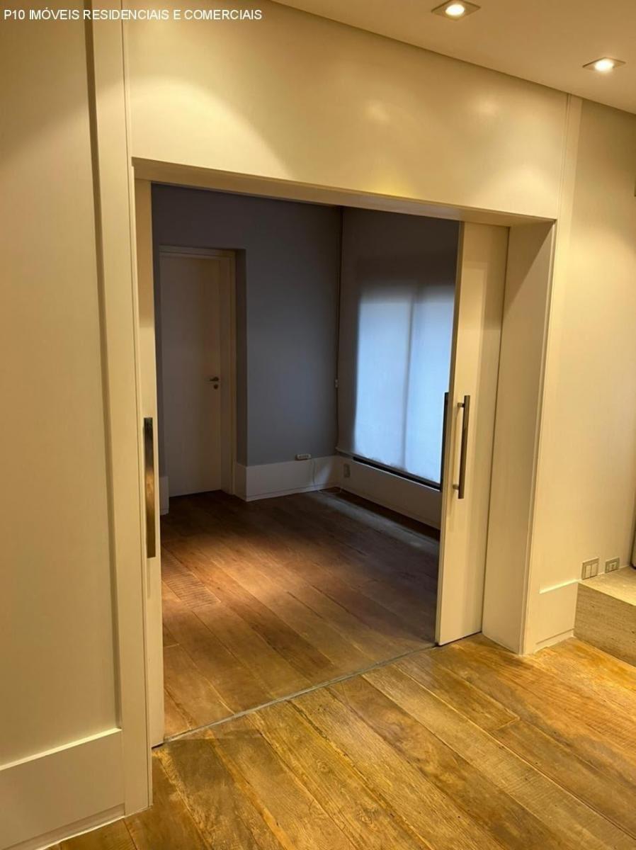 Apartamento com 3 suítes 3 vagas a venda no Itaim Bibi