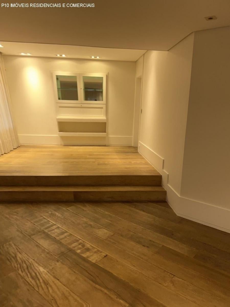 Apartamento com 3 suítes 3 vagas a venda no Itaim Bibi