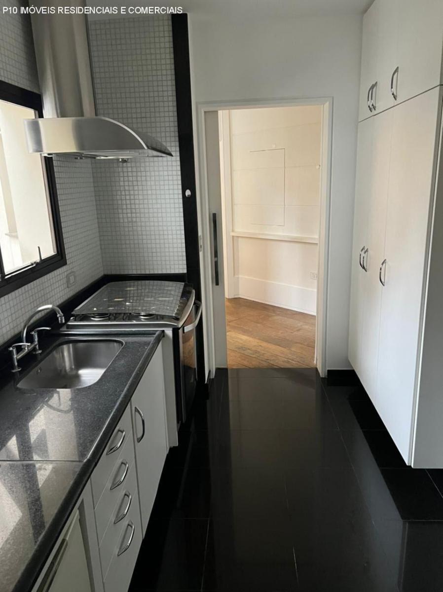 Apartamento com 3 suítes 3 vagas a venda no Itaim Bibi