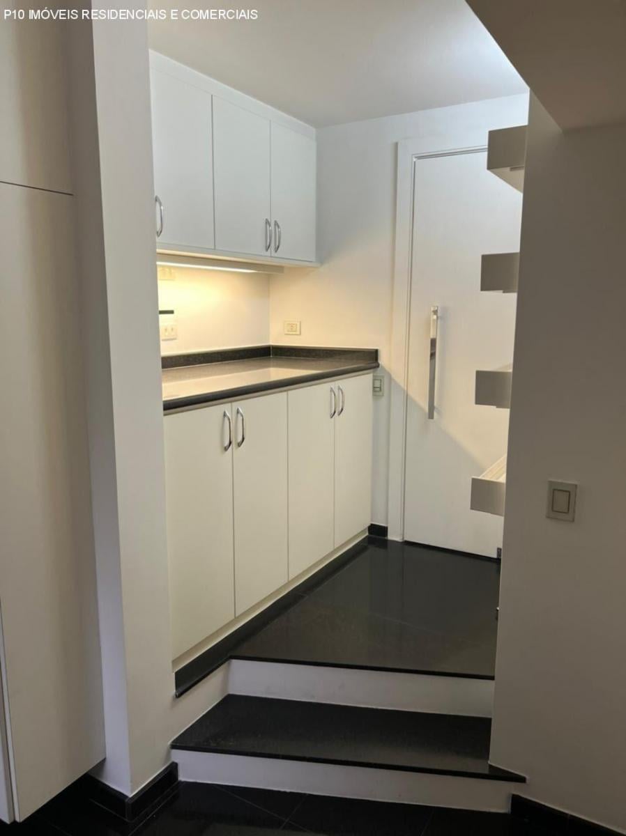 Apartamento com 3 suítes 3 vagas a venda no Itaim Bibi