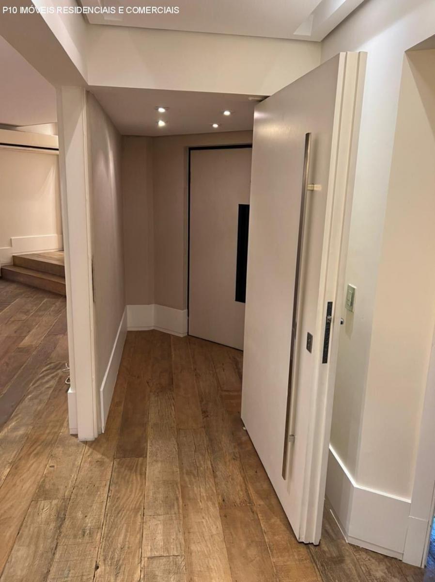 Apartamento com 3 suítes 3 vagas a venda no Itaim Bibi