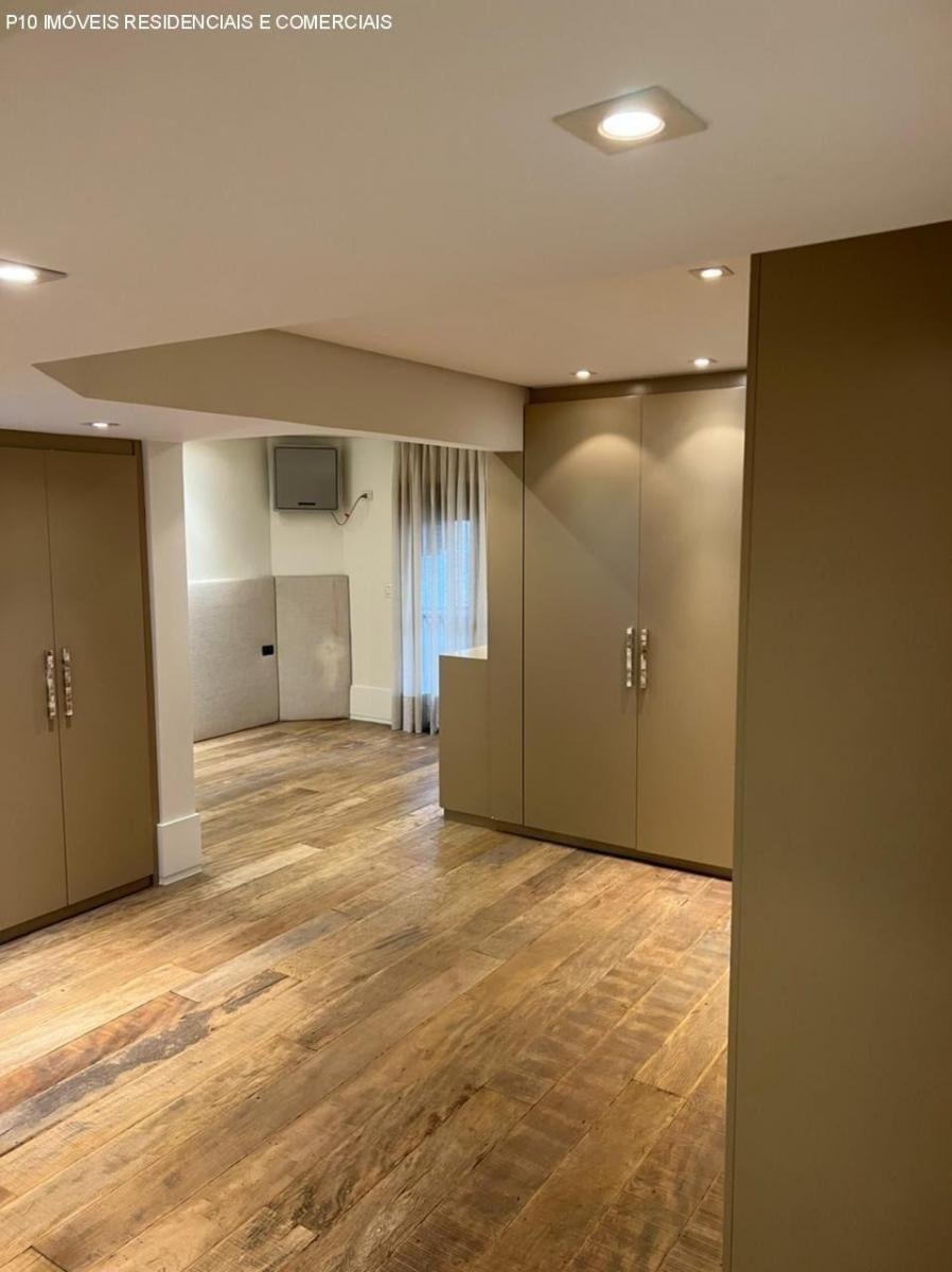 Apartamento com 3 suítes 3 vagas a venda no Itaim Bibi