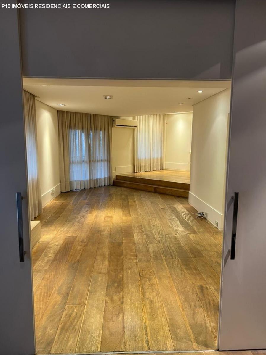 Apartamento com 3 suítes 3 vagas a venda no Itaim Bibi