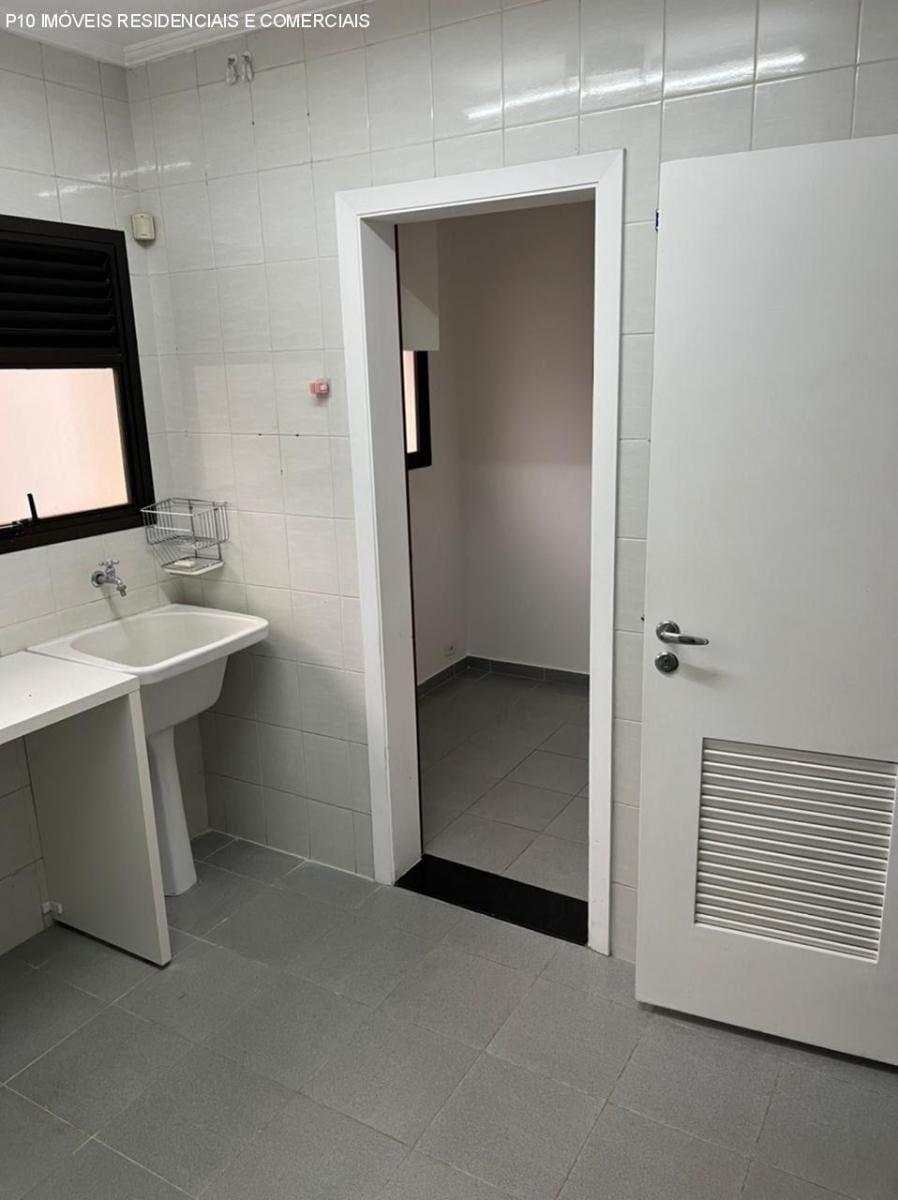 Apartamento com 3 suítes 3 vagas a venda no Itaim Bibi
