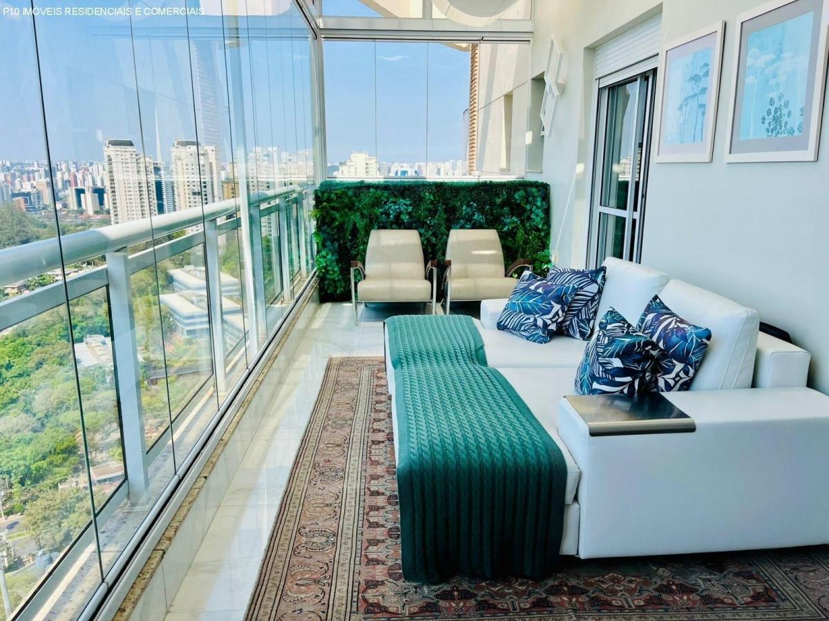 Cobertura Duplex com 4 suítes 4 vagas a venda no Panamby