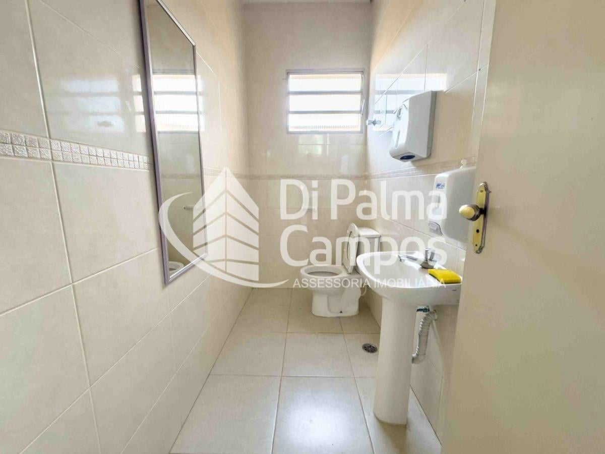 Salão para alugar com 192m² no Ipiranga em frente ao Hospital São Camilo.