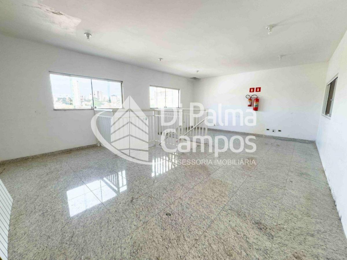 Salão para alugar com 192m² no Ipiranga em frente ao Hospital São Camilo.
