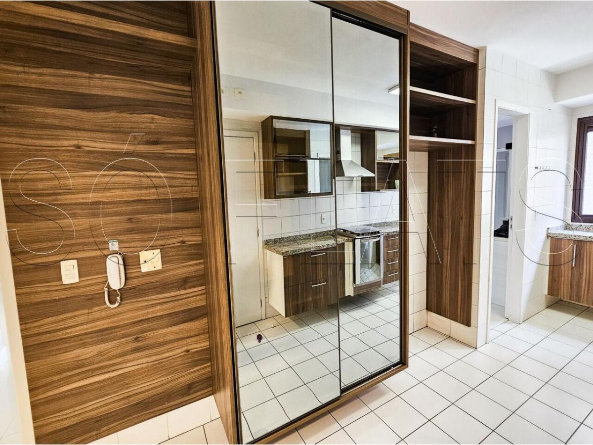 Apartamento alto padrão 210m² com 3 suítes e 4 vagas na Granja Julieta