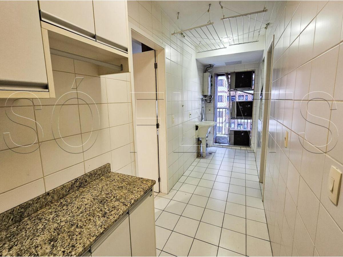 Apartamento alto padrão 210m² com 3 suítes e 4 vagas na Granja Julieta