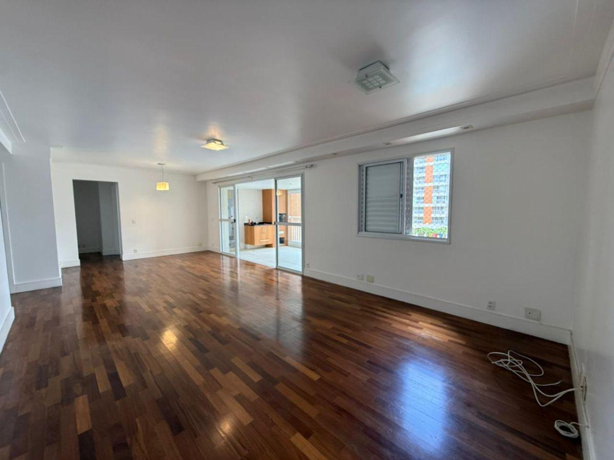 Apartamento com 3 quartos, 142 m² em aluguel, Cidade São Francisco