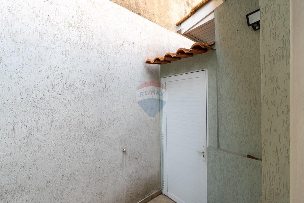 Casa à venda na Rua Heitor Penteado com 132m² 4 Quartos 1 Suíte na Edícula Potencial Comercial