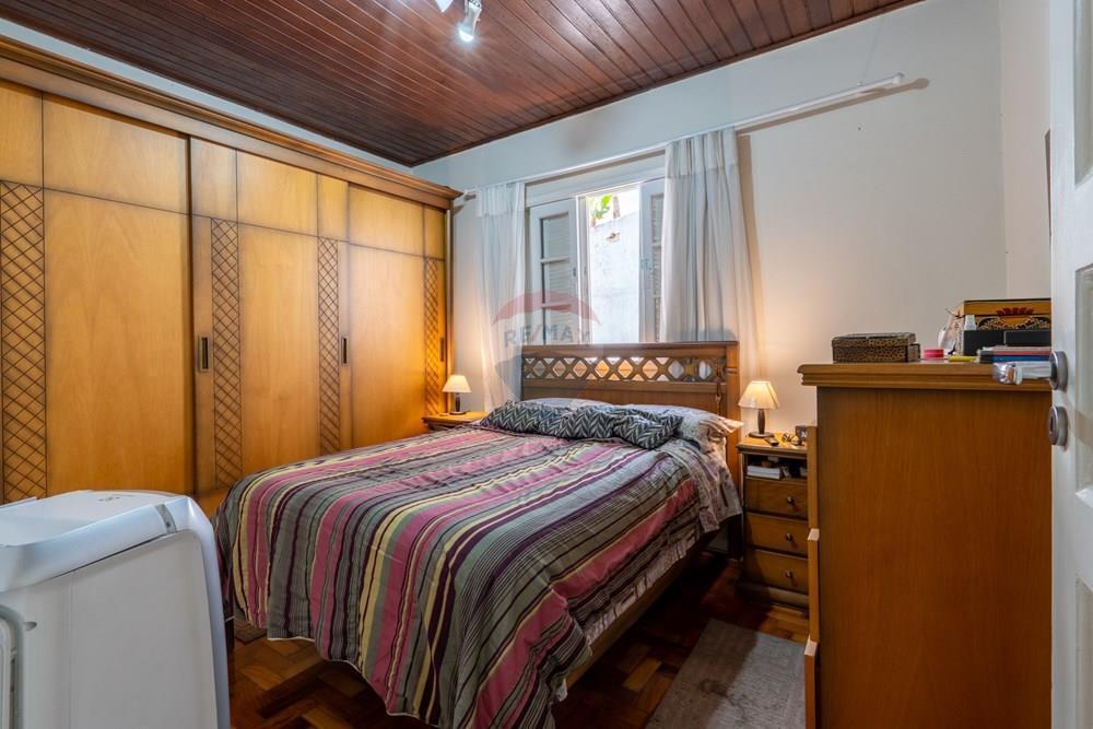 Casa à venda na Rua Heitor Penteado com 132m² 4 Quartos 1 Suíte na Edícula Potencial Comercial