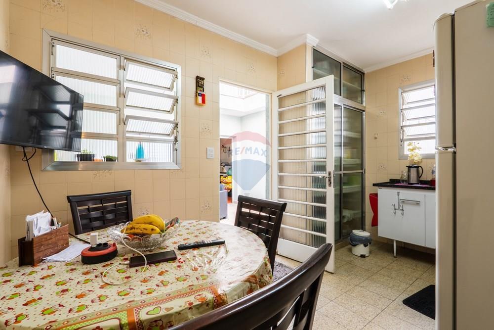 Casa à venda na Rua Heitor Penteado com 132m² 4 Quartos 1 Suíte na Edícula Potencial Comercial
