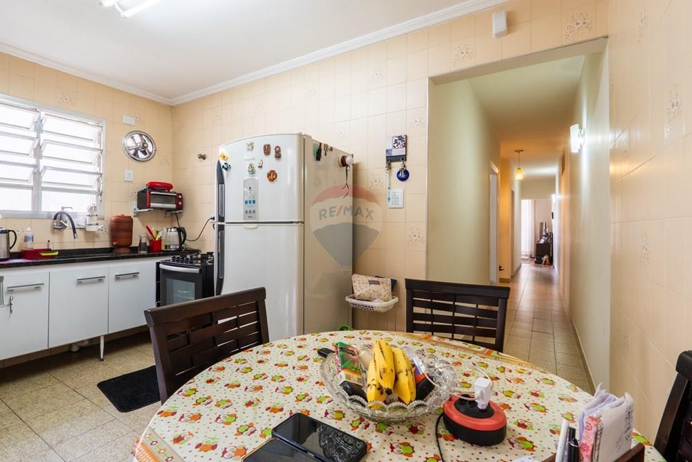 Casa à venda na Rua Heitor Penteado com 132m² 4 Quartos 1 Suíte na Edícula Potencial Comercial