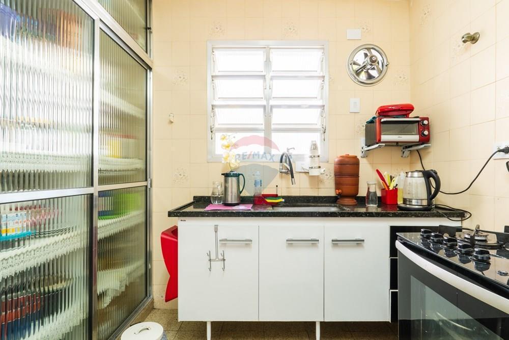 Casa à venda na Rua Heitor Penteado com 132m² 4 Quartos 1 Suíte na Edícula Potencial Comercial