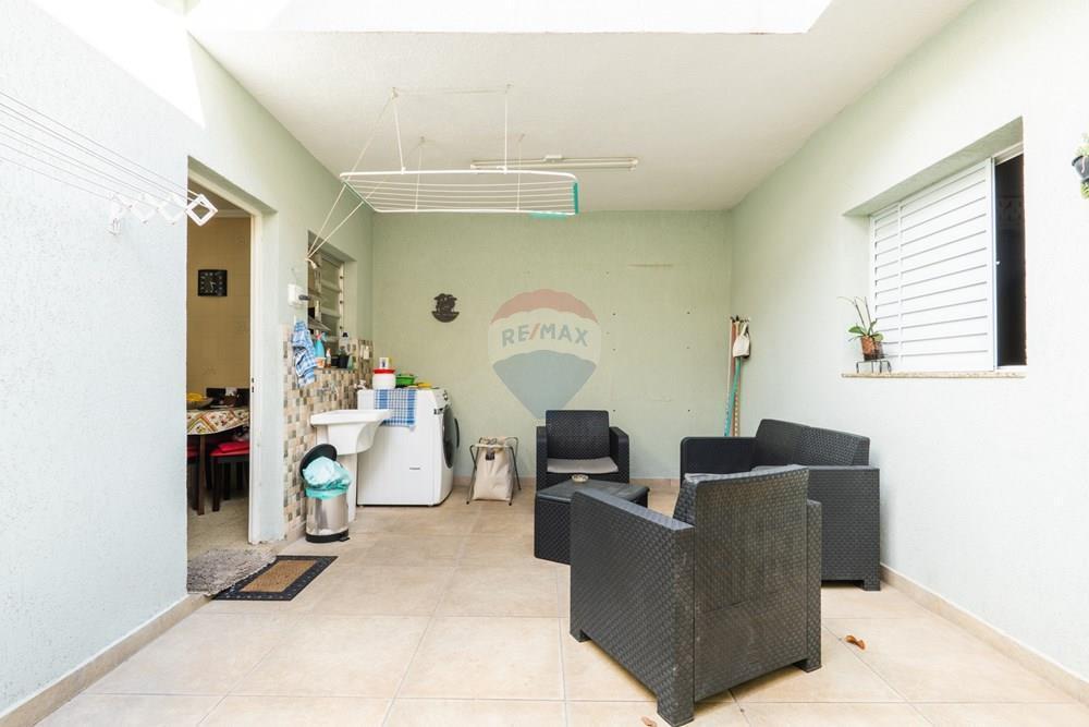 Casa à venda na Rua Heitor Penteado com 132m² 4 Quartos 1 Suíte na Edícula Potencial Comercial