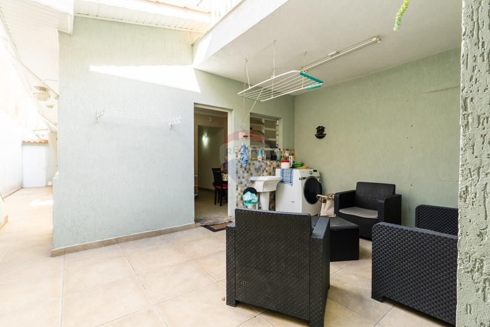 Casa à venda na Rua Heitor Penteado com 132m² 4 Quartos 1 Suíte na Edícula Potencial Comercial