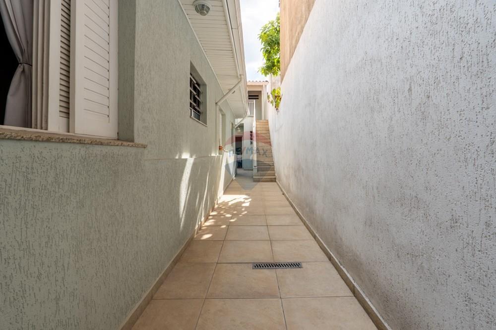 Casa à venda na Rua Heitor Penteado com 132m² 4 Quartos 1 Suíte na Edícula Potencial Comercial