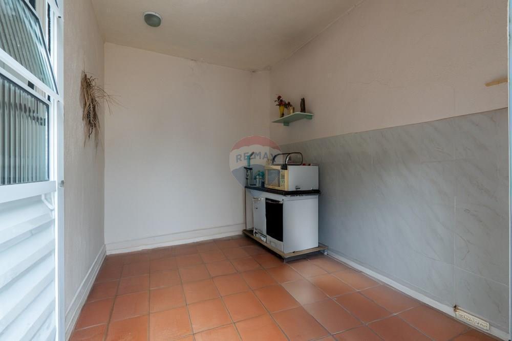 Casa à venda na Rua Heitor Penteado com 132m² 4 Quartos 1 Suíte na Edícula Potencial Comercial