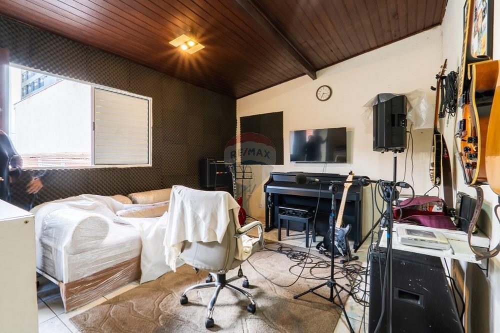 Casa à venda na Rua Heitor Penteado com 132m² 4 Quartos 1 Suíte na Edícula Potencial Comercial