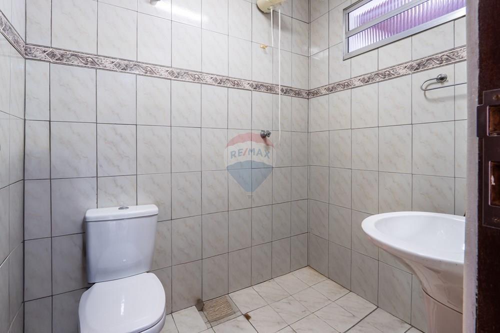 Casa à venda na Rua Heitor Penteado com 132m² 4 Quartos 1 Suíte na Edícula Potencial Comercial