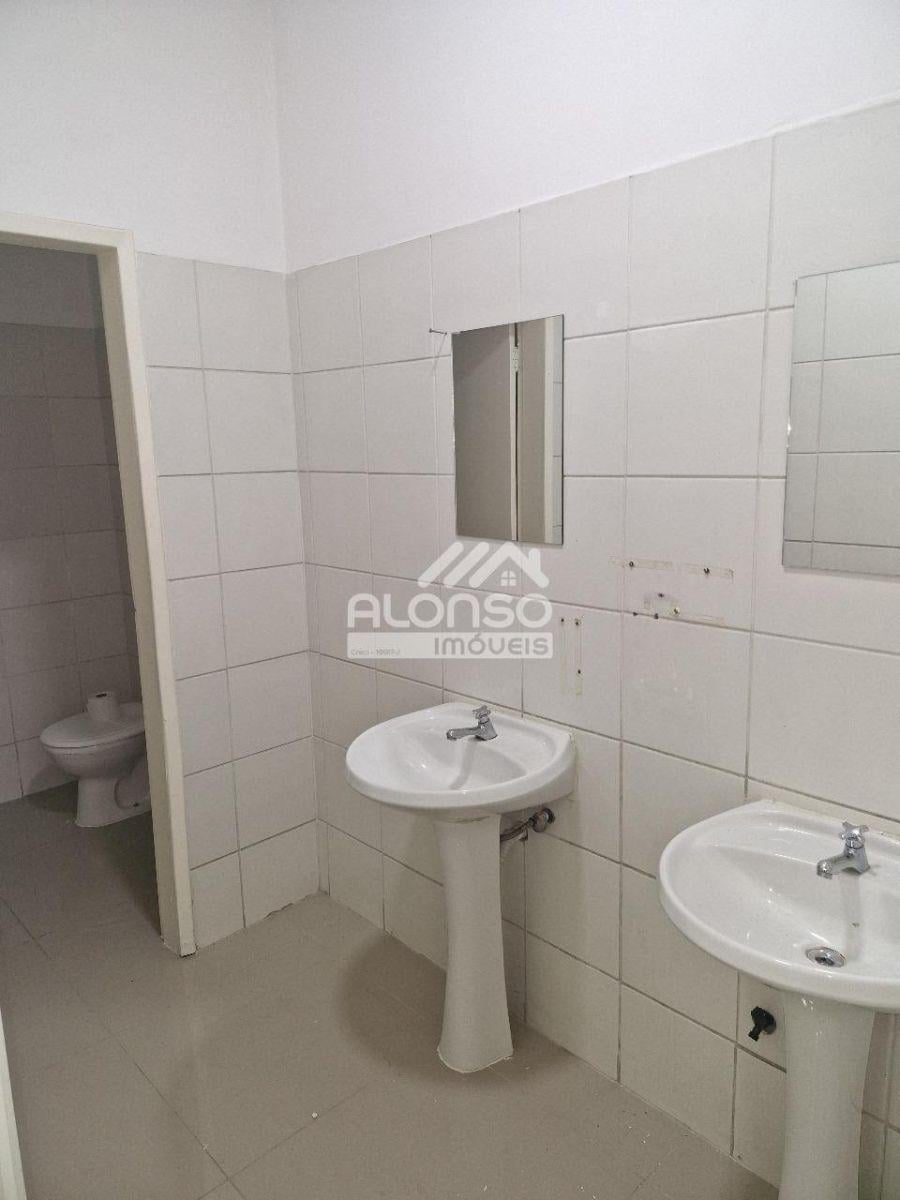 IMÓVEL COMERCIAL COM 3 PAVIMENTOS EM PINHEIROS
