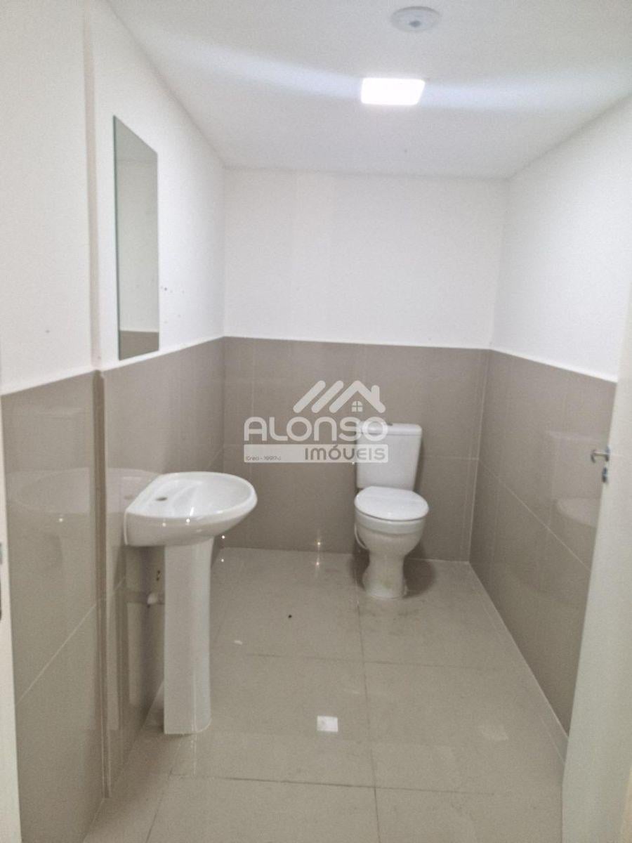IMÓVEL COMERCIAL COM 3 PAVIMENTOS EM PINHEIROS
