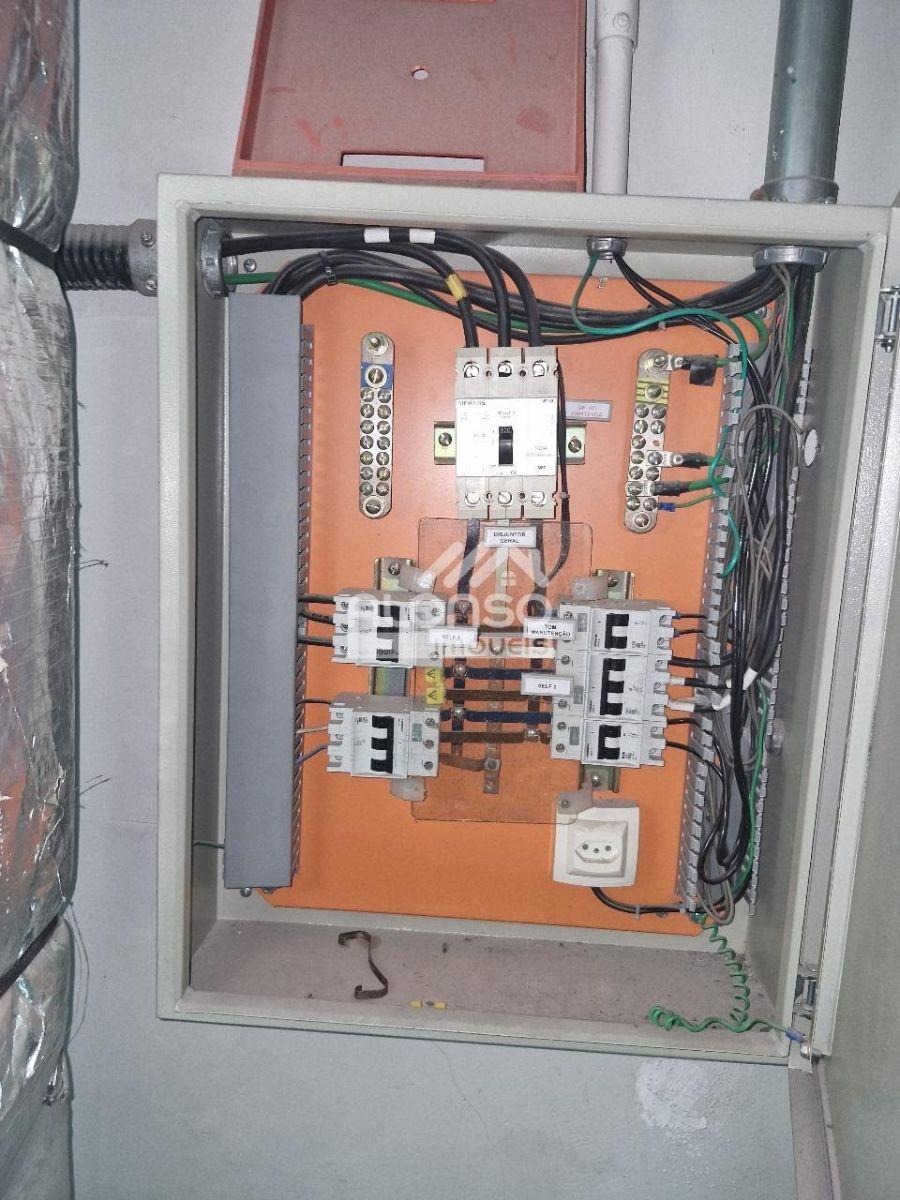 IMÓVEL COMERCIAL COM 3 PAVIMENTOS EM PINHEIROS