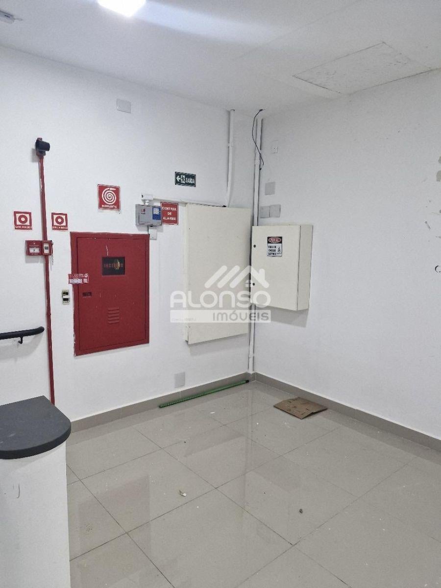 IMÓVEL COMERCIAL COM 3 PAVIMENTOS EM PINHEIROS