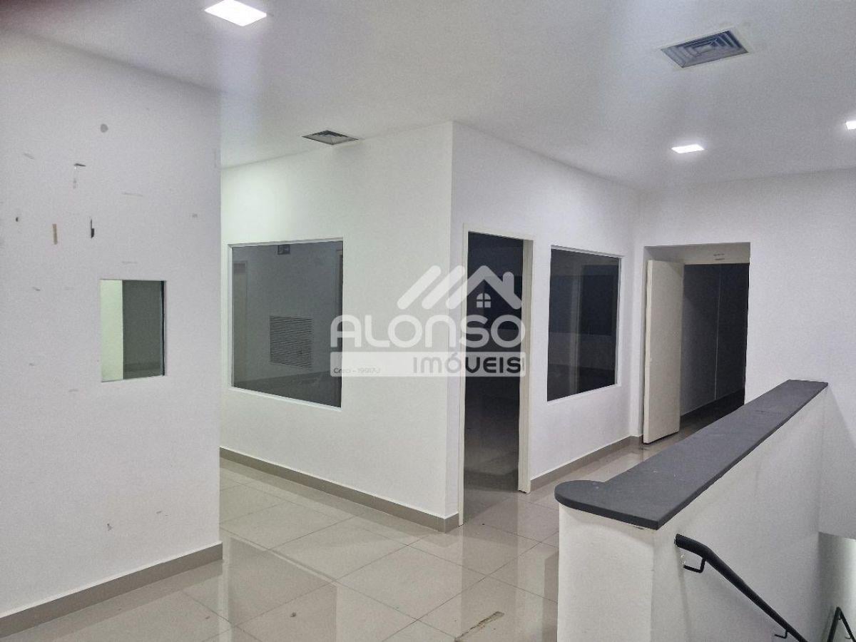 IMÓVEL COMERCIAL COM 3 PAVIMENTOS EM PINHEIROS