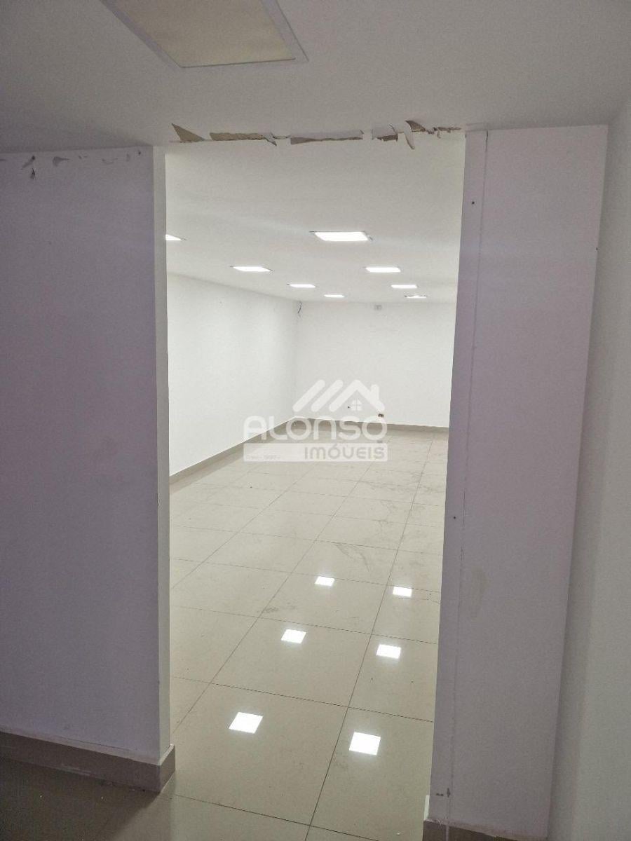 IMÓVEL COMERCIAL COM 3 PAVIMENTOS EM PINHEIROS