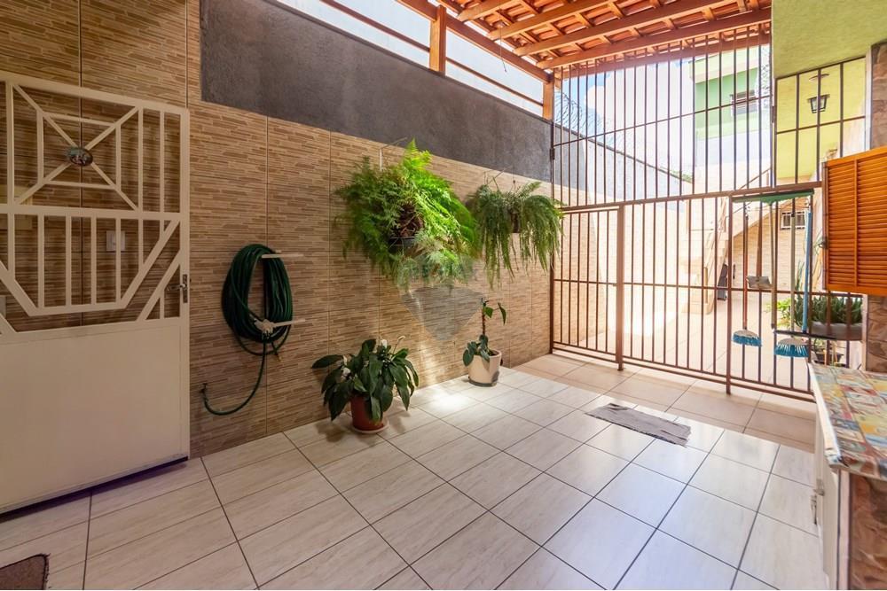 Oportunidade Única de Investimento na Vila Jaguara: Imóvel de Renda com 6 Unidades Independentes!