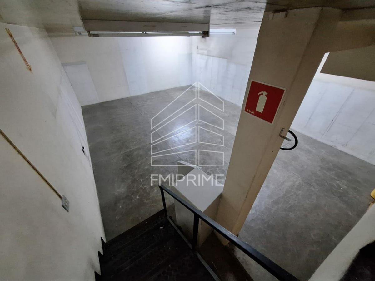 PRÉDIO COMERCIAL PARA ALUGAR NA LAPA, COM 1.200 M2 A.U , 20 VAGAS.