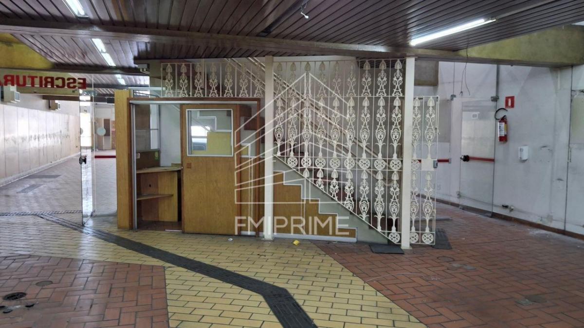 PRÉDIO COMERCIAL PARA ALUGAR NA LAPA, COM 1.200 M2 A.U , 20 VAGAS.