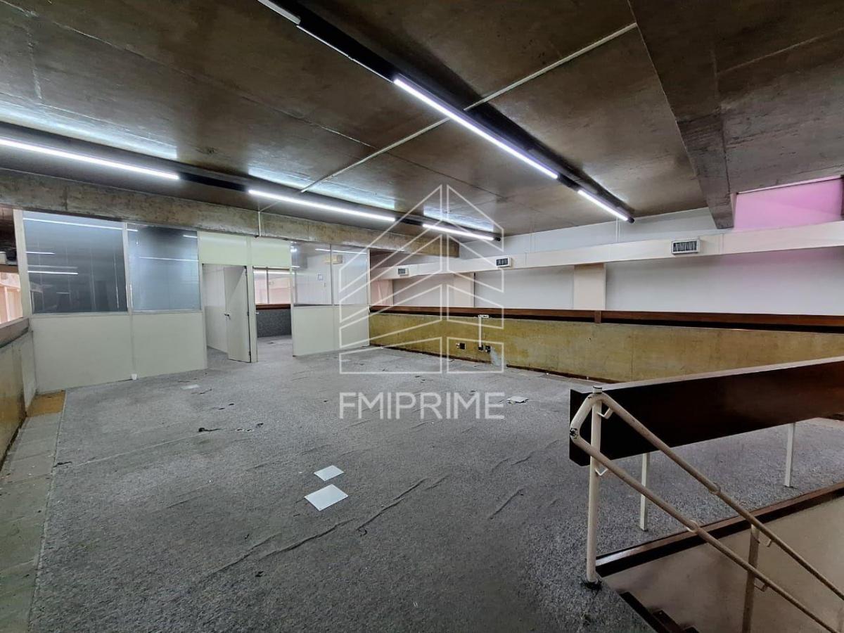 PRÉDIO COMERCIAL PARA ALUGAR NA LAPA, COM 1.200 M2 A.U , 20 VAGAS.