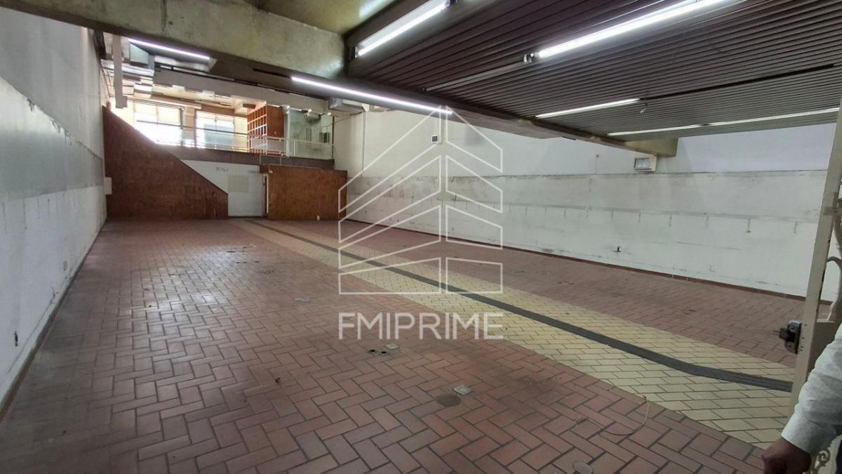 PRÉDIO COMERCIAL PARA ALUGAR NA LAPA, COM 1.200 M2 A.U , 20 VAGAS.