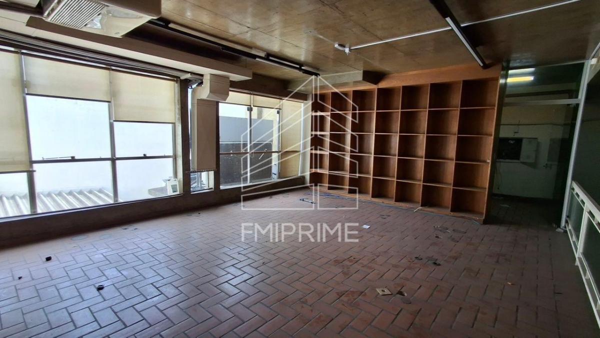 PRÉDIO COMERCIAL PARA ALUGAR NA LAPA, COM 1.200 M2 A.U , 20 VAGAS.