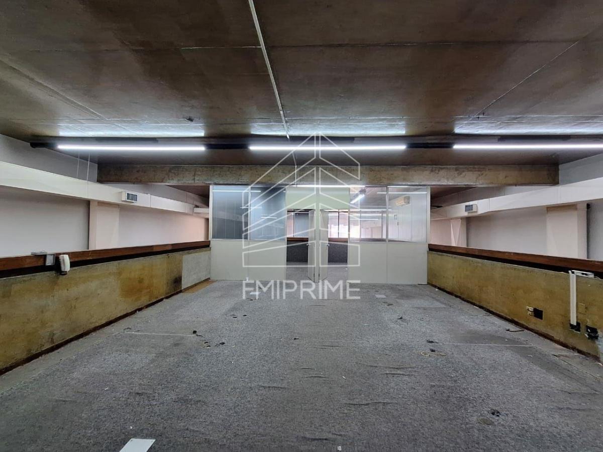 PRÉDIO COMERCIAL PARA ALUGAR NA LAPA, COM 1.200 M2 A.U , 20 VAGAS.