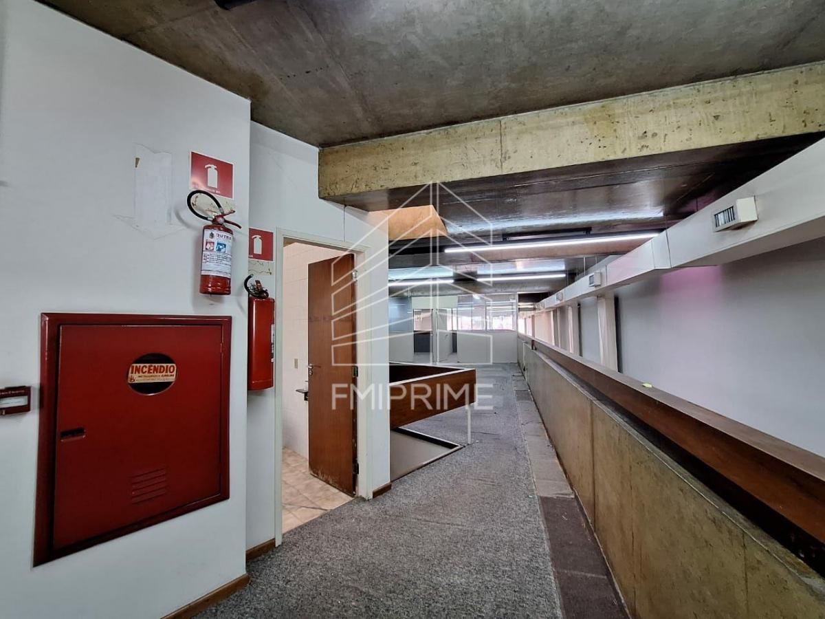 PRÉDIO COMERCIAL PARA ALUGAR NA LAPA, COM 1.200 M2 A.U , 20 VAGAS.