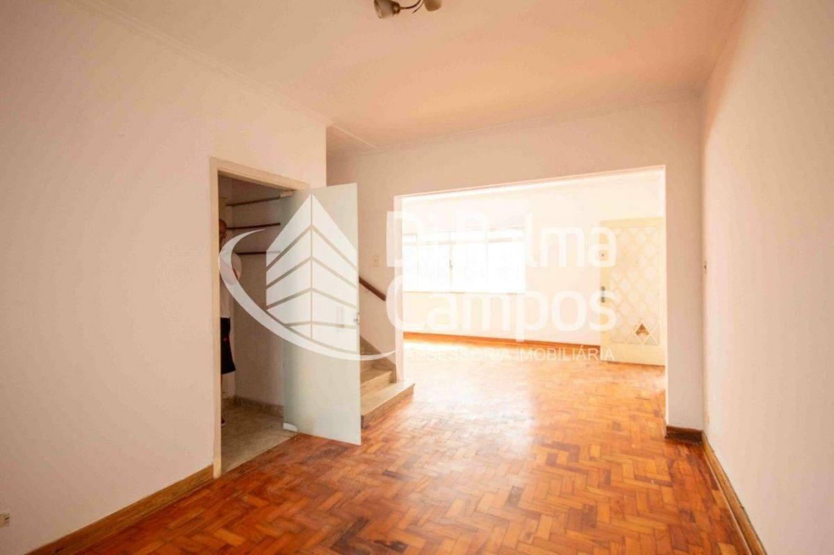 Casa residencial com 220m² para alugar no bairro do Ipiranga
