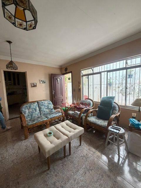 Casa com 03 suítes, para reforma no Alto da Lapa!