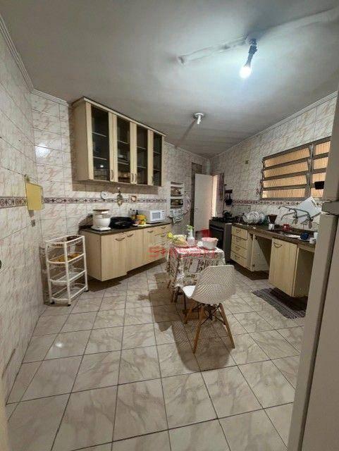 Casa com 03 suítes, para reforma no Alto da Lapa!