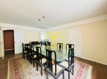 Casa com Amplo Espaço, Vista para Praça e Localização Privilegiada no Jardim Guedala