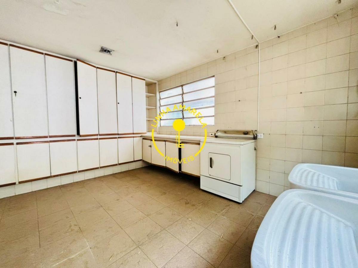 Casa com Amplo Espaço, Vista para Praça e Localização Privilegiada no Jardim Guedala
