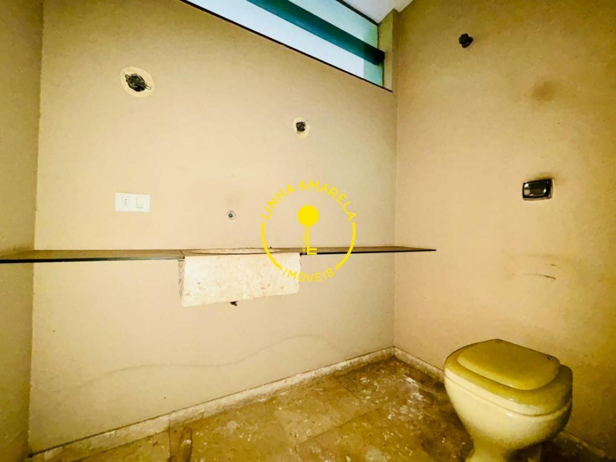 Casa com Amplo Espaço, Vista para Praça e Localização Privilegiada no Jardim Guedala